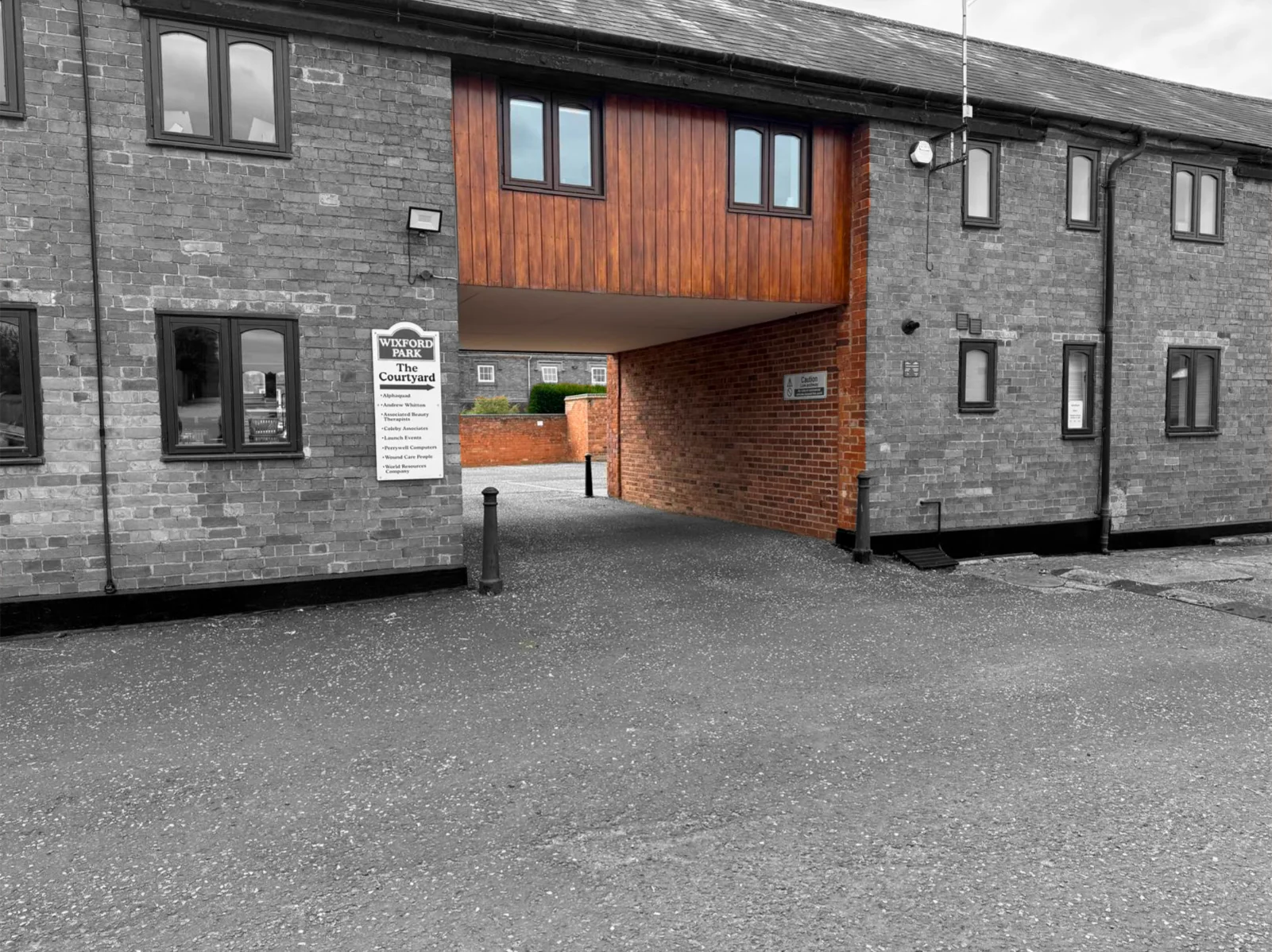 How to find AlphaQuad once you have got to Wixford Park. Entrance to the courtyard